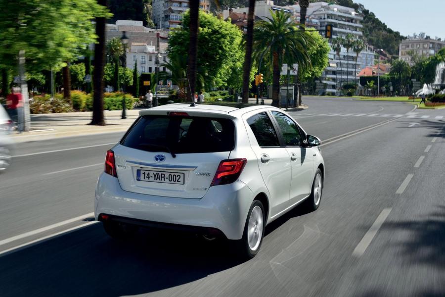  Toyota Yaris Hybrid 2014 года  (фото 20 из 29)